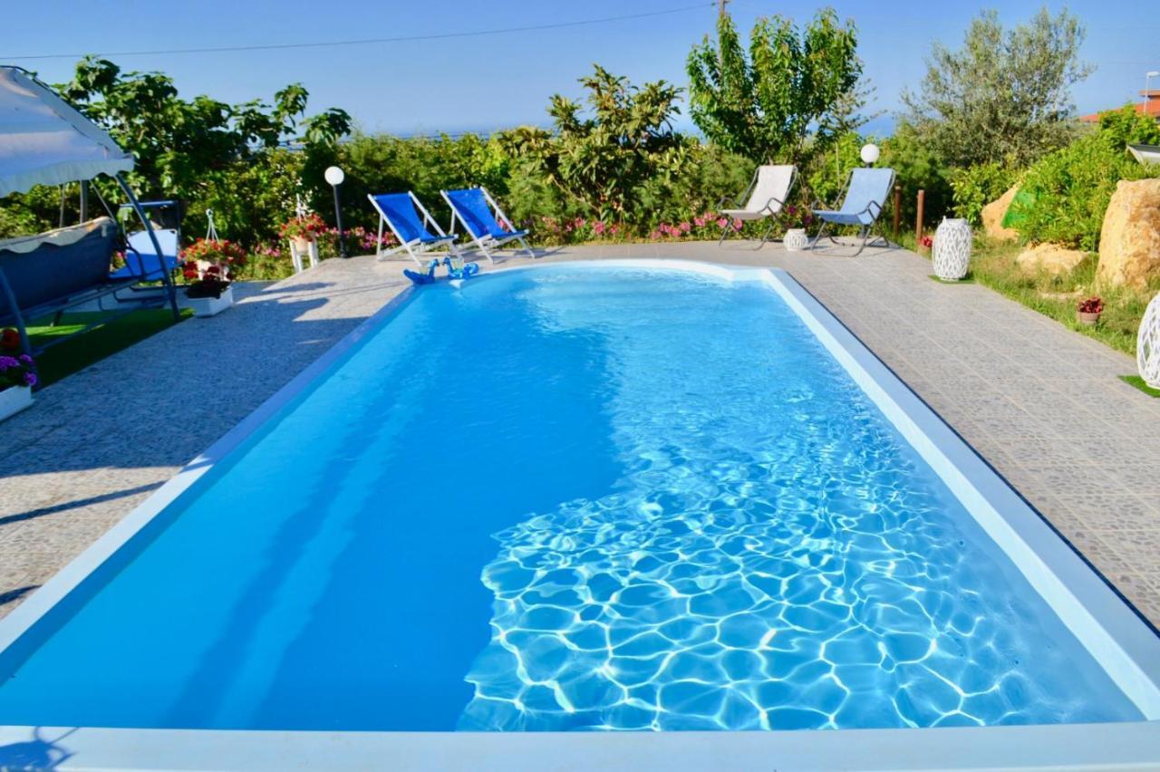 * * * Villa Annalisa * * * Кастелдача Екстериор снимка